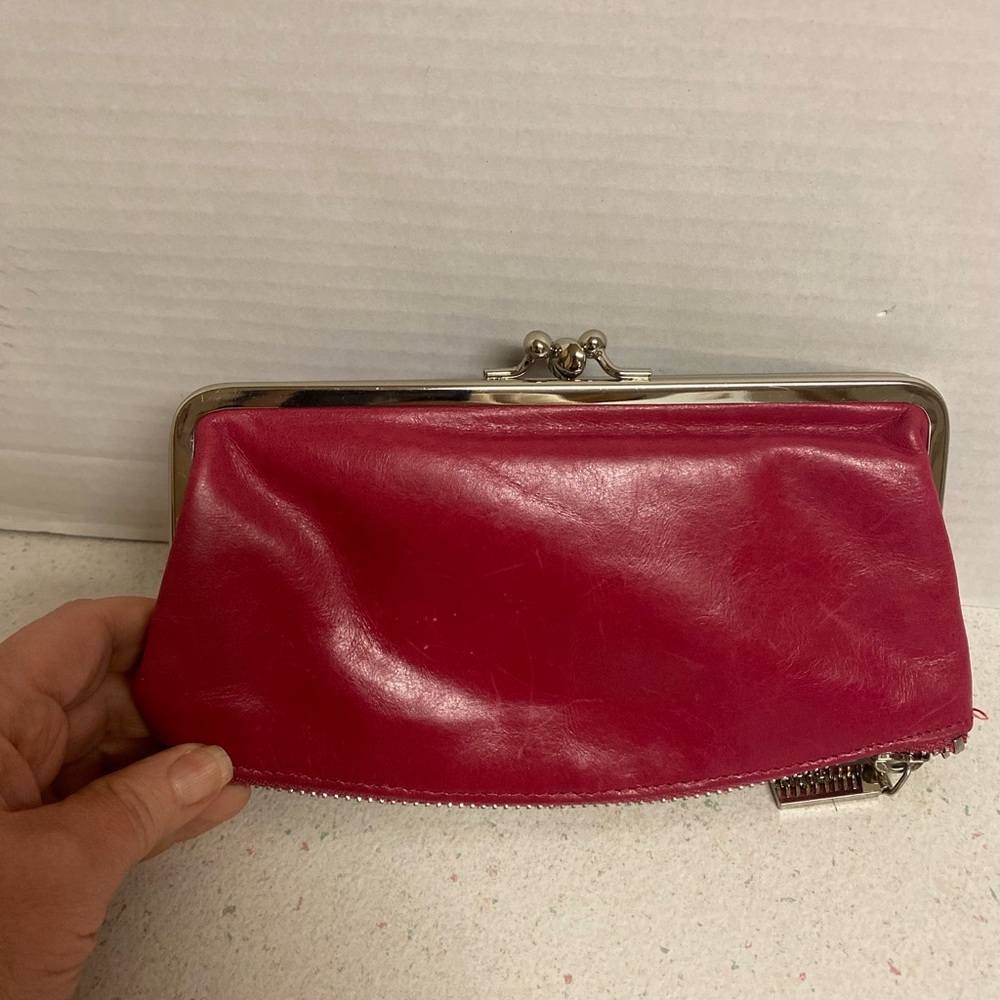 HOBO Millie Leather Kiss-Lock Zip Clutch